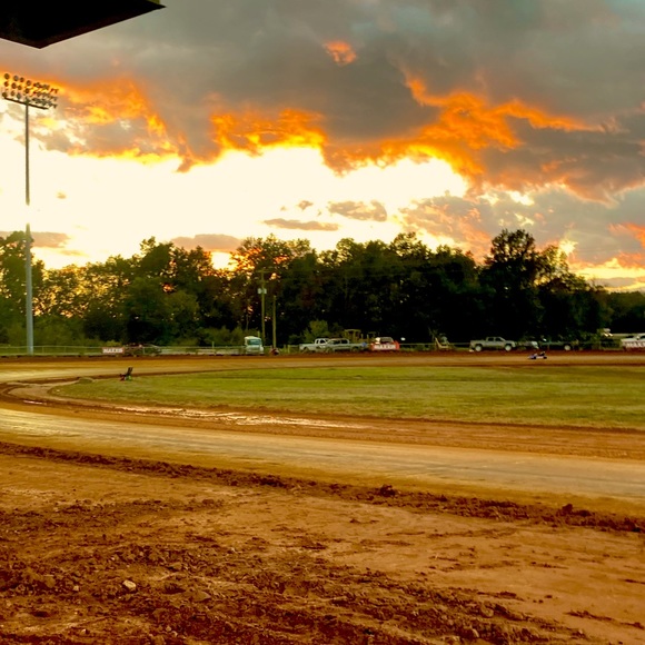 Meet your Posher, Emily - Picture 2 of 5